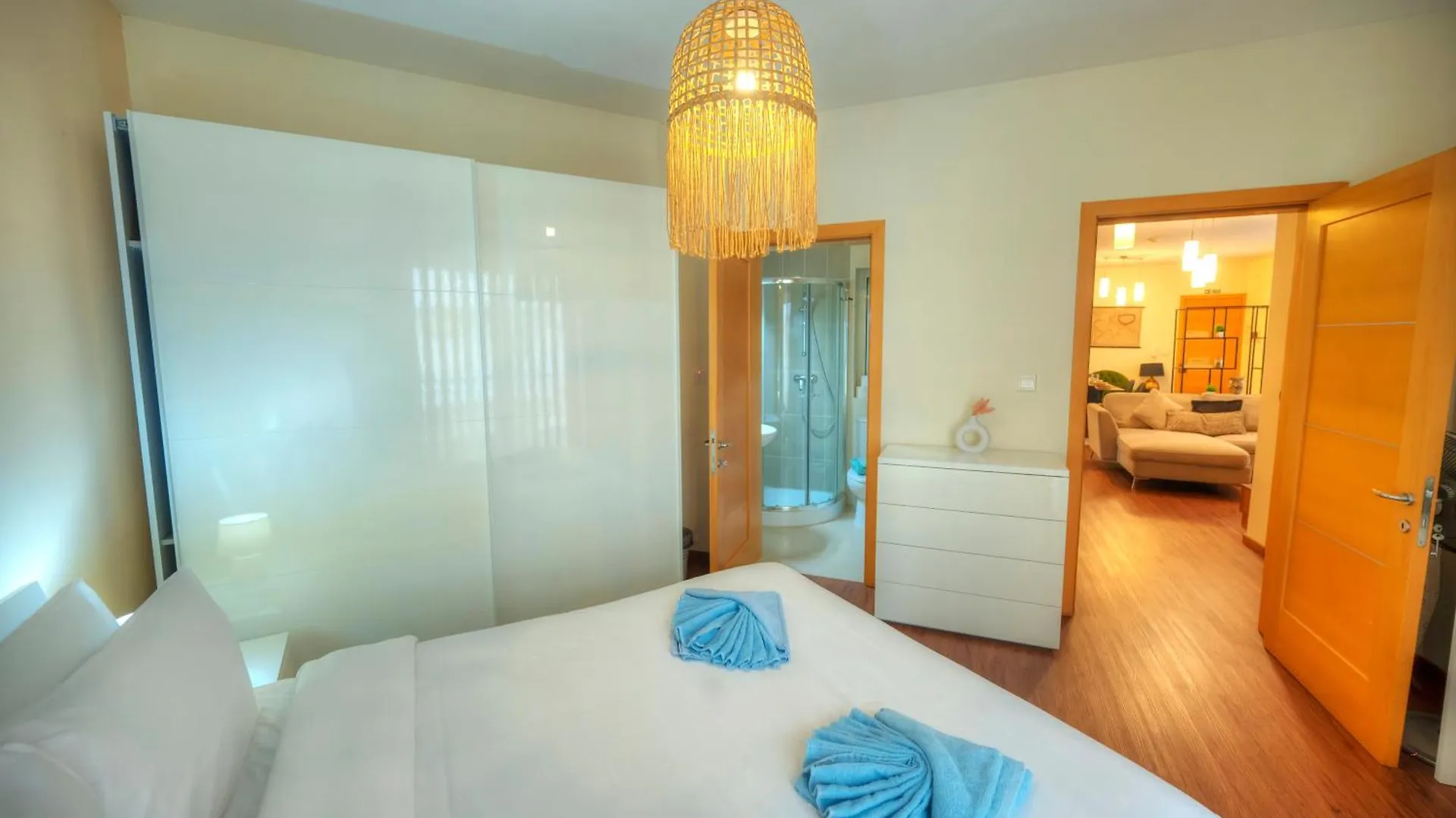 Spacious & Elegant 2 Bedrooms, 2 Bathrooms Dbor1-1 Gwardamanga Pieta
