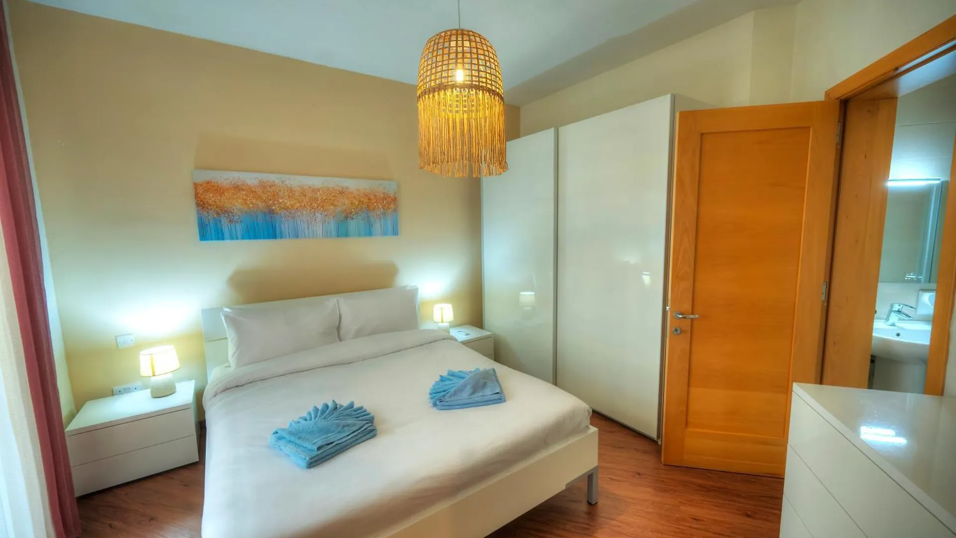 Apartment Spacious & Elegant 2 Bedrooms, 2 Bathrooms Dbor1-1 Gwardamanga